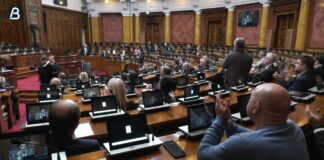 Poslanici opozicije u Skupštini pitali o kvalitetu vode u Zrenjaninu, gradnji vikendica i NIS-u