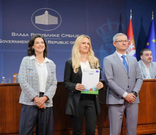 Uručeno prvih 19 IPARD III rešenja za nabavku novih traktora
