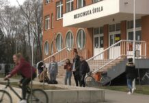 Unija srednjoškolaca – Krizni školski semafor pokazuje: tri od pet škola u Srbiji u kritičnom stanju