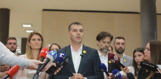 Kreni-Promeni – Masovne ucene SNS-а u javnom sektoru za prisustvo na skupovima