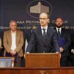 Premijer Macut na potpisivanju ugovora o bespovratnim sredstvima lokalnim samoupravama