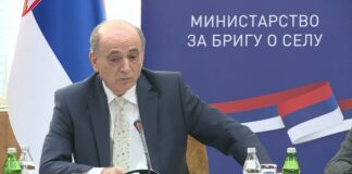 Krkobabić potpisao ugovore o dodeli bespovratnih sredstava za opremanje seoskih domova kulture