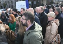 Poslanici opozicije obišli danas Dijanu Hrku