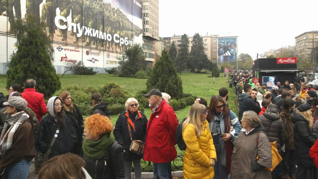 protest ispred generalstaba