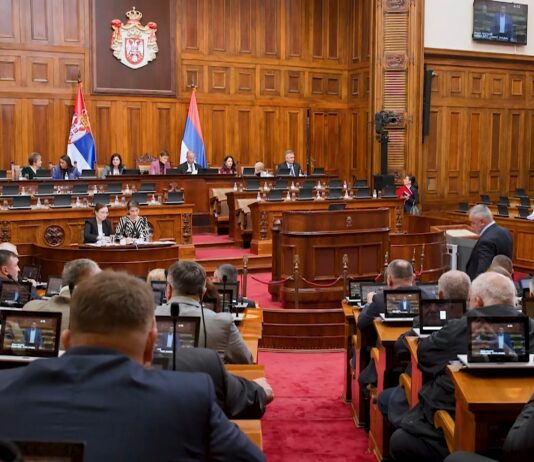Poslanici Skupštine Srbije nastavili sednicu o biračkom spisku i leks specijalisu o Generalštabu
