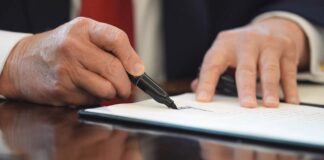 Tramp potpisao Zakon o autorizaciji nacionalne odbrane, čiji se delovi odnose i na Srbiju