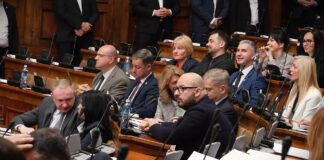 Poslanici u Skupštini postavljali pitanja o NIS, rudarenju zlata, Fakultetu srpskih studija