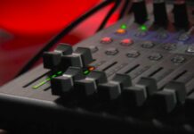 Pogoršano stanje lokalnih medija u Srbiji u 2025. godini – ocenjeno sa 2,23