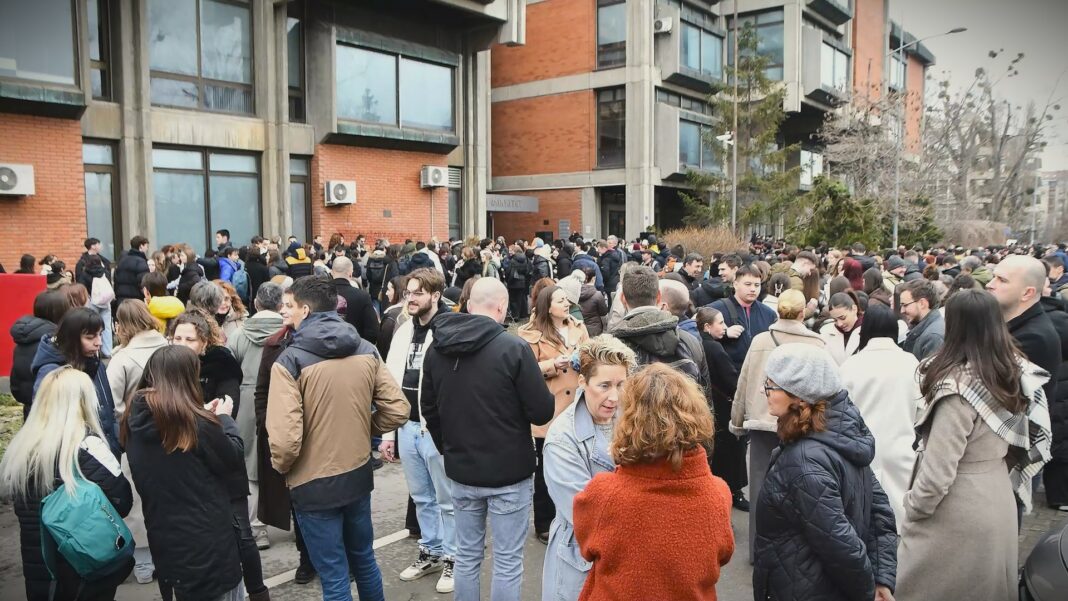 protest ispred filozofskog