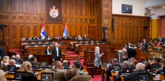 Poslanici opozicije kritikuju izmene pravosudnih zakona, Mrdić smatra da su u interesu građana