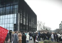 U Novom Sadu protest ispred zgrade Rektorata, protiv nasilja na univerzitetu