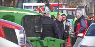 Poljoprivrednici na blokadi u Čenti: Mi možemo da budemo ovde ili da zatvaramo naša gazdinstva