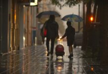 U Balkanskoj ulici posluje jedini kišobrandžija u Beogradu