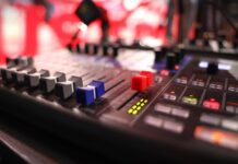 ANEM: Održan sastanak s novinarima i tužiocima uoči predstojećih izbora 29. marta