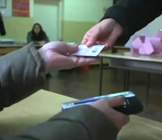 Opozicija kao ujedinjena podrška studentima ili izlazak u tri kolone