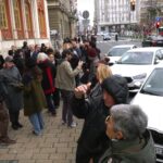 Skup ispred Rektorata, policija pretresa zgradu