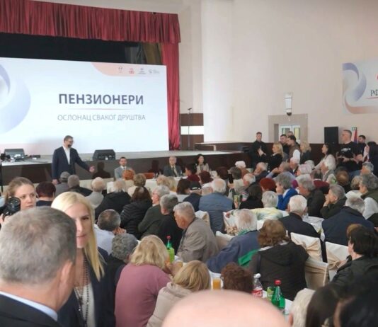 CRTA: Kampanja za lokalne izbore u par reči – pokloni, asfat, pritisci i targetiranje