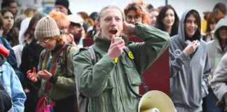 Protest u Novom Sadu zbog oduzimanja prostora Akademiji umetnosti