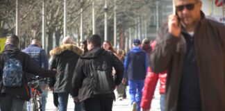 Vlada usvojila uredbu o povećanju cenzusa za dečji dodatak na 18.000 dinara