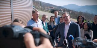 Vučićeva obećanja o prosečnoj plati se „srozala“ sa 1.400 u 2027. godini, na 1.320 u 2030.