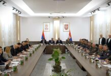 Sastanak Vučića sa najvišim rukovodstvom sistema odbrane