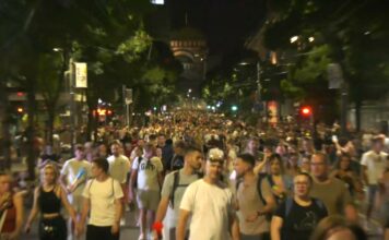 U Srbiji zastrašivanja demonstranata i novinara, vlasti pojačale transfer oružja Izraelu