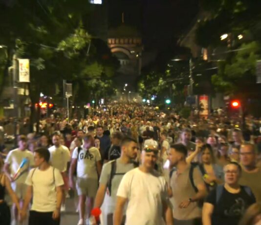 U Srbiji zastrašivanja demonstranata i novinara, vlasti pojačale transfer oružja Izraelu