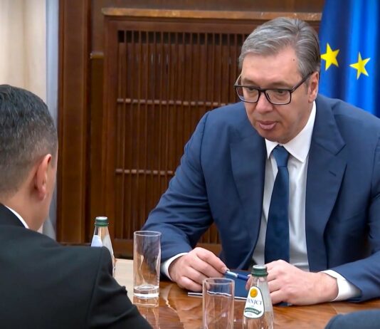 Vučić održao konsultacije sa predstavnicima Alternative za promene i Ujedinjene seljačke stranke