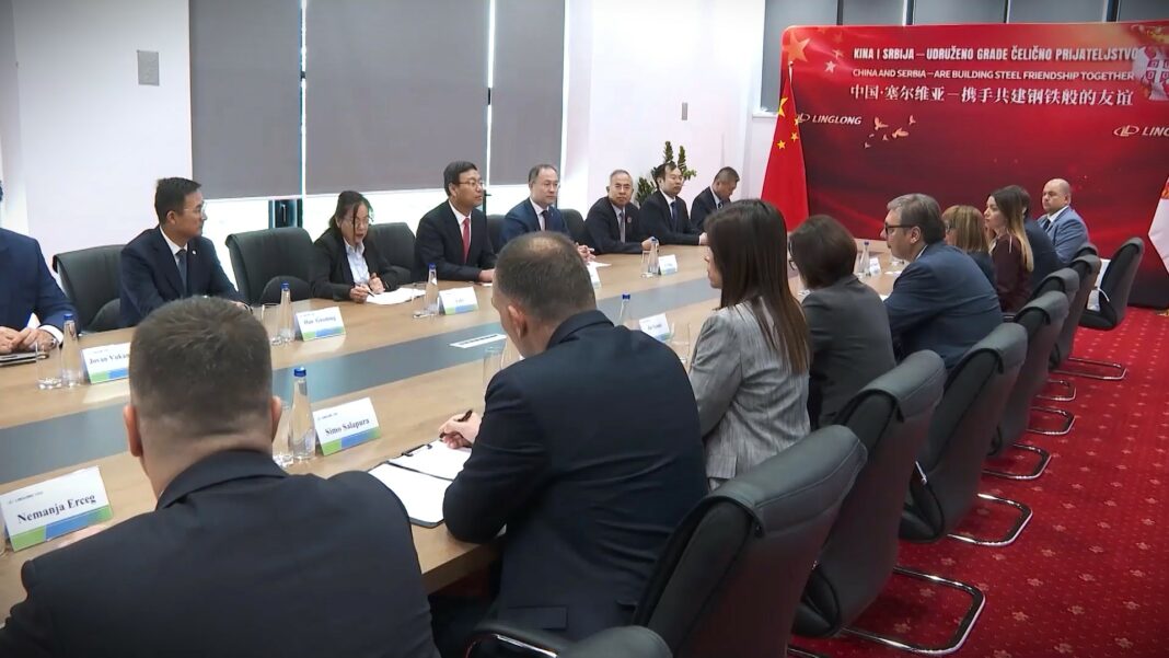 kina uz pomoc vucica