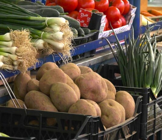 Pojačane kontrole na pijacama, uklonjeno više stotina kilograma nebezbedne hrane