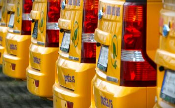 Pošta Srbije predstavila novih 100 električnih dostavnih vozila