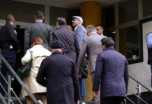 Nastavljeno suđenje Selakoviću, ispred zgrade ga dočekali studenti