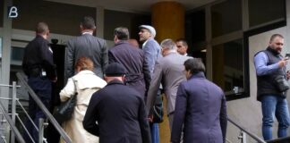 Nastavljeno suđenje Selakoviću, ispred zgrade ga dočekali studenti