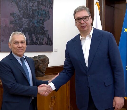 Vučić predao ruskom ambasadoru pismo za Putina