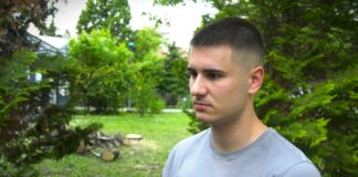 Studentu Luki Radakoviću uništen automobil zbog nalepnice “Studenti pobeđuju”