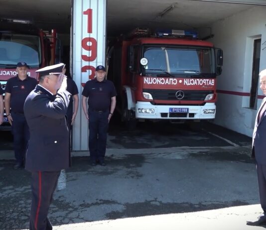 Dačić i Vasiljević obišli policiju i vatrogasce u Novom Pazaru
