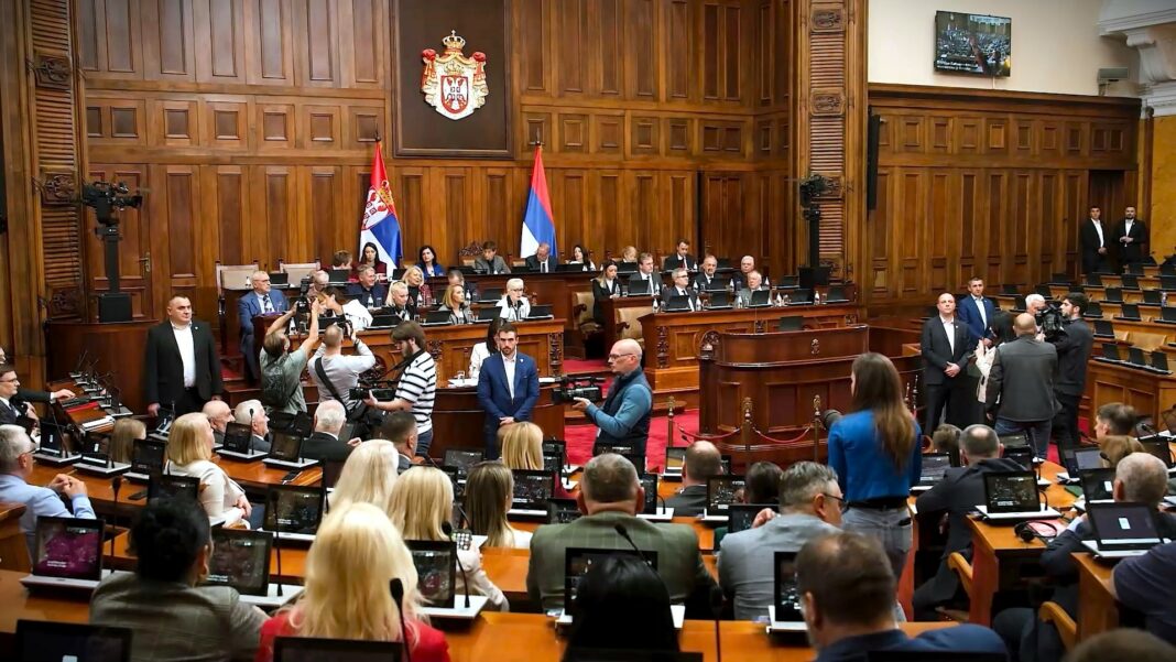 opozicioni poslanici.