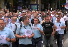 Protest radnika GSP zbog privatizacije, Šapiću rođendanska torta u obliku trolejbusa