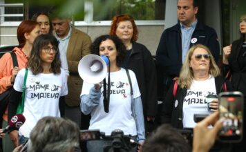 Protest roditelja Jovinih đaka ispred Ministarstva prosvete