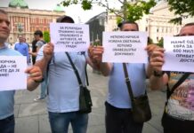 Protest radnika beogradskog GSP-a 11. juna ispred Vlade Srbije