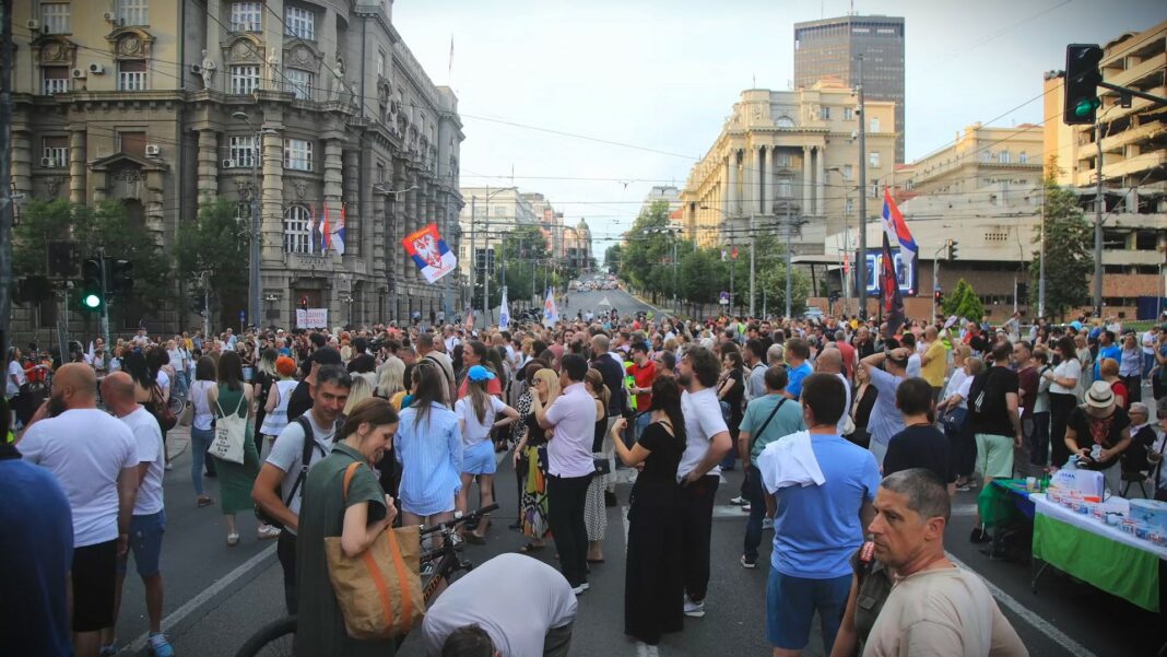 Protest u Beogradu: Akademska zajednice neće ćutati ni odustati od podrške studentima