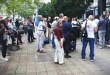 Roditelji učenika Jovine gimnazije zatražili od Vučića odgovor da li on štiti direktora te škole