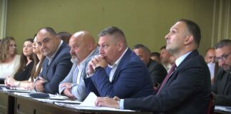 Zrenjaninska opozicija: Janjić i SNS uništili mesne zajednice u strahu od naroda