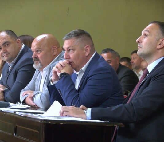 Zrenjaninska opozicija: Janjić i SNS uništili mesne zajednice u strahu od naroda