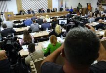 Opozicija u Skupštini Beograda traži obustavu projekta bezbednosnog sistema i očuvanje apoteka