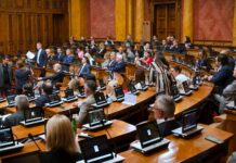 Sednica o nepoverenju Vladi, poslanici iznosili kritike i pohvale ministrima