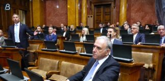 Poslanici započeli sednicu o nepoverenju Vladi