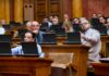 Narodni poslanici raspravljaju o predlozima i izmenama zakona