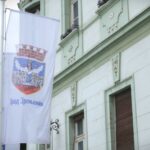 BRUKA U ZRENJANINU: Da li se srušio plafon u zgradi Skupštine grada?