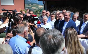 CINS: Funkcioneri SNS u 160 poseta širom Srbije za četiri i po meseca